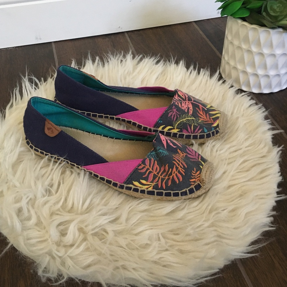 Sperry Navy floral Hawaiian flats espadrilles